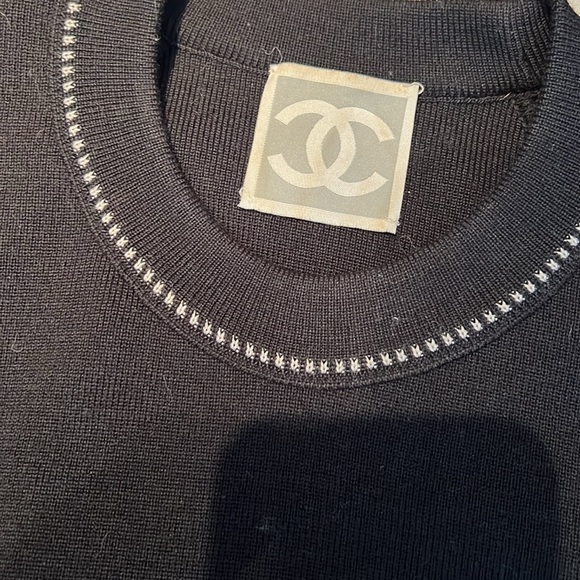 CHANEL SWEATER BLACK SIZE 46 Long sleeve Gorgeous Grey Stripe CHANEL on side - Picture 8 of 13